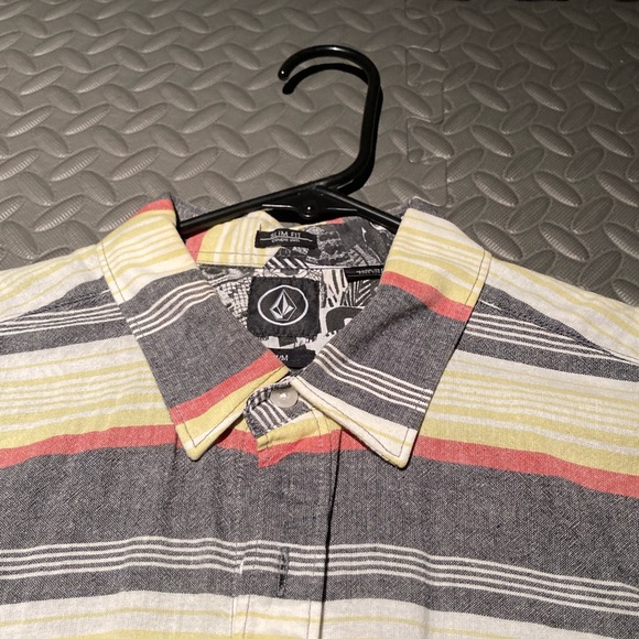 Volcom size M men’s - Picture 2 of 3
